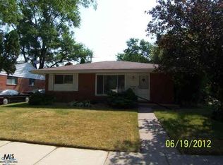 12 Lyons Dr, Troy, MI 48083