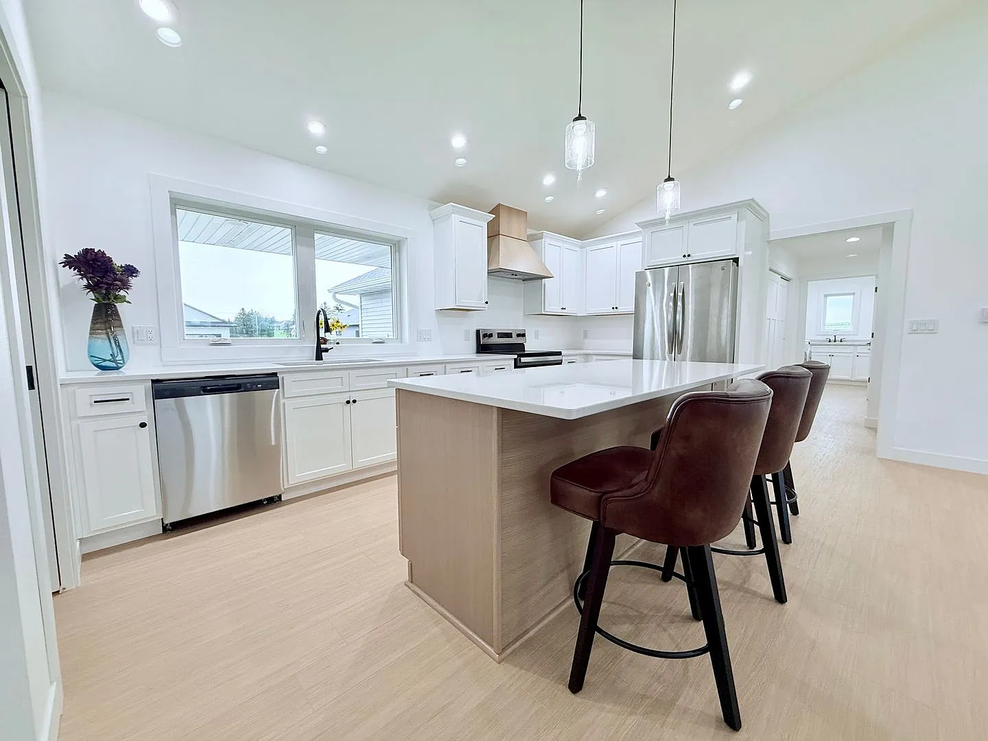 Brand New 5-Bed House in Grundy Center — Photo 4