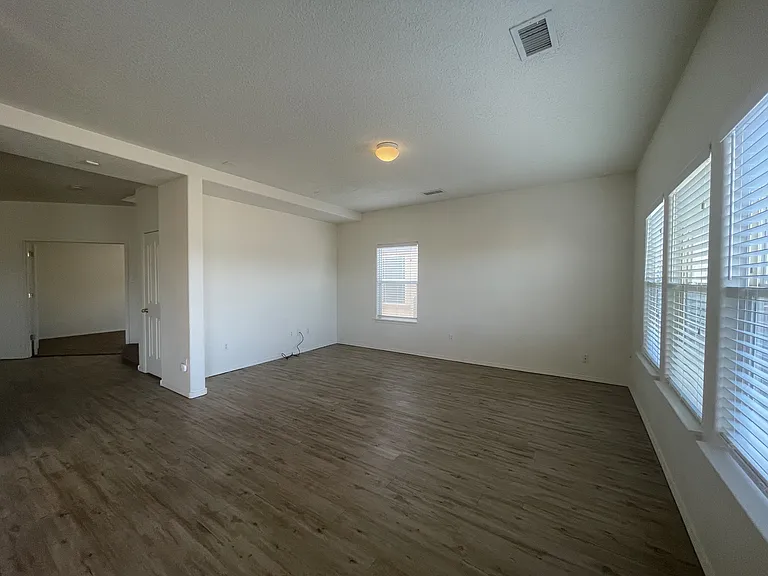 3540 Clear Creek Rd NE — Photo 8