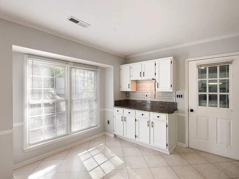 1 Trump Ct — Photo 7