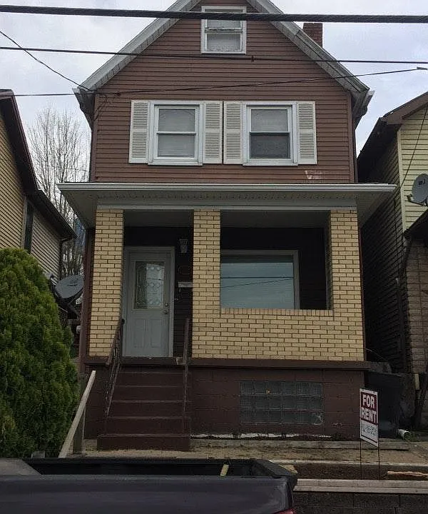 110 1/2 W 11th Ave