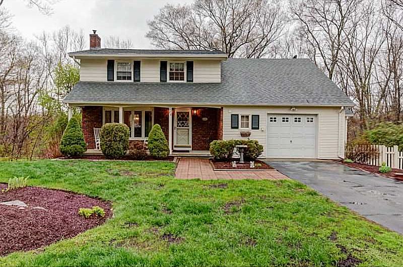 1st image of 28 Brookwood Ln