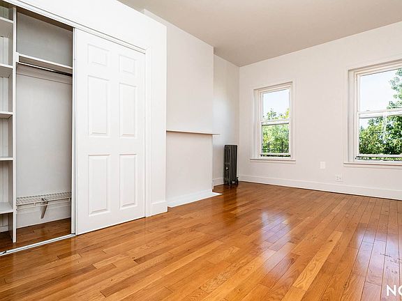 4th image of 76 Hull St #3A