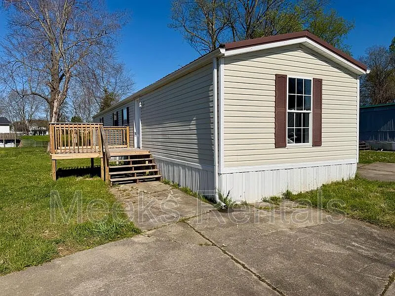17 Riddle Mobile Home Park
