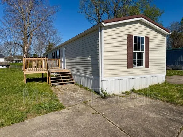 17 Riddle Mobile Home Park, Scott Depot, WV 25560