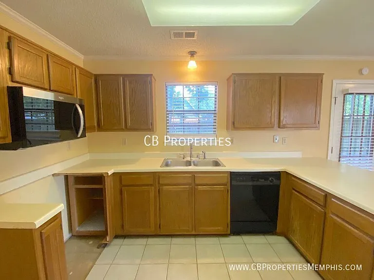 3514 Harvest Ln — Photo 2
