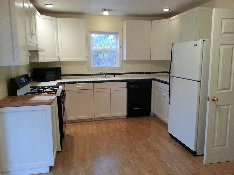 1st image of 8 B St Unit 1