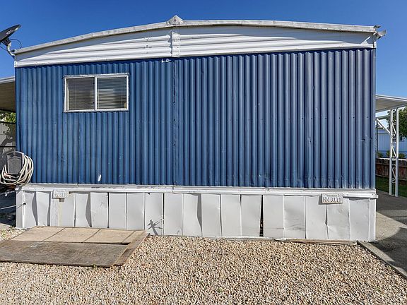 4th image of 252 Pear Ln