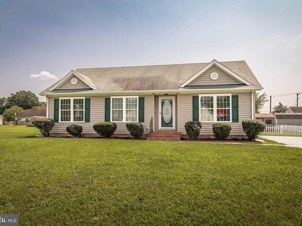 305 Autumn Ridge Dr, Hebron, MD 21830