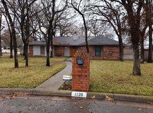 1128 Willow Ridge Dr, Azle, TX 76020