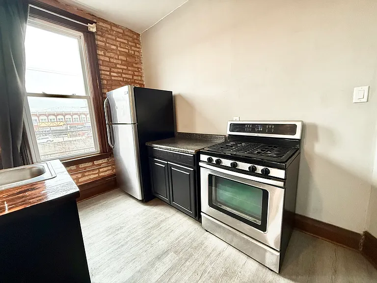 2141 S Marshall Blvd #2-R — Photo 8
