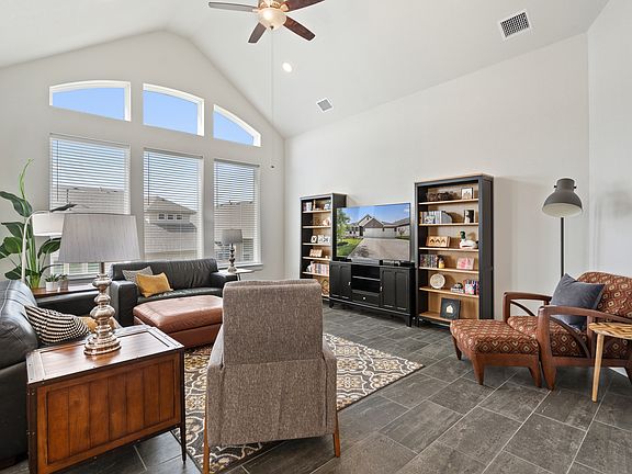 4th image of 109 High Plains Dr