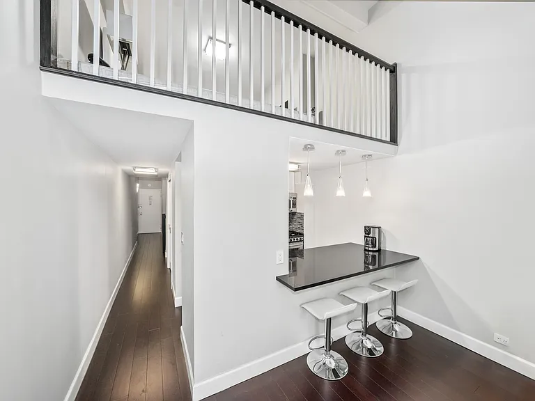 350 E 62nd St #4L — Photo 4