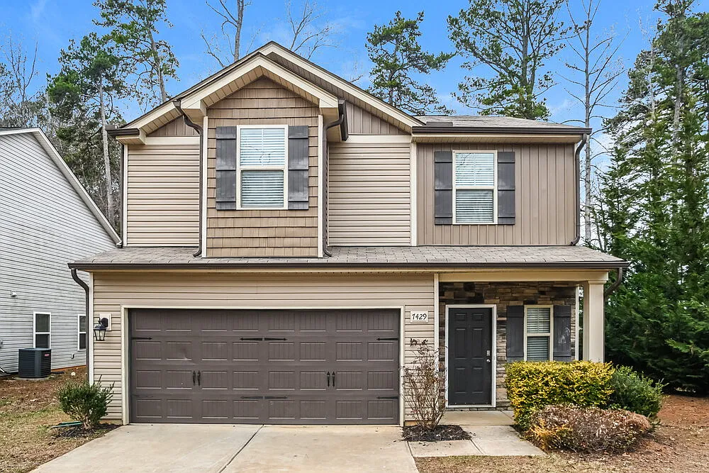 4 bed, 2.5 bath, 1998 sqft, $2,270 — Photo 1
