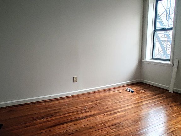 5th image of 2760 Holland Ave APT C