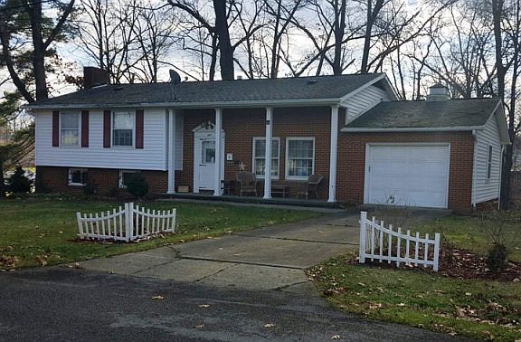 2nd image of 956 Oakwood Dr