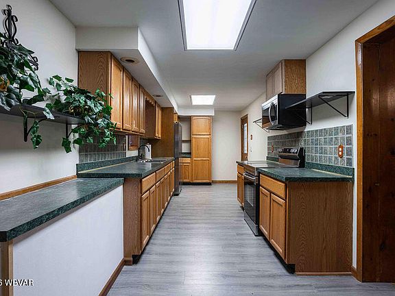 2nd image of 2269 N Williamson Rd
