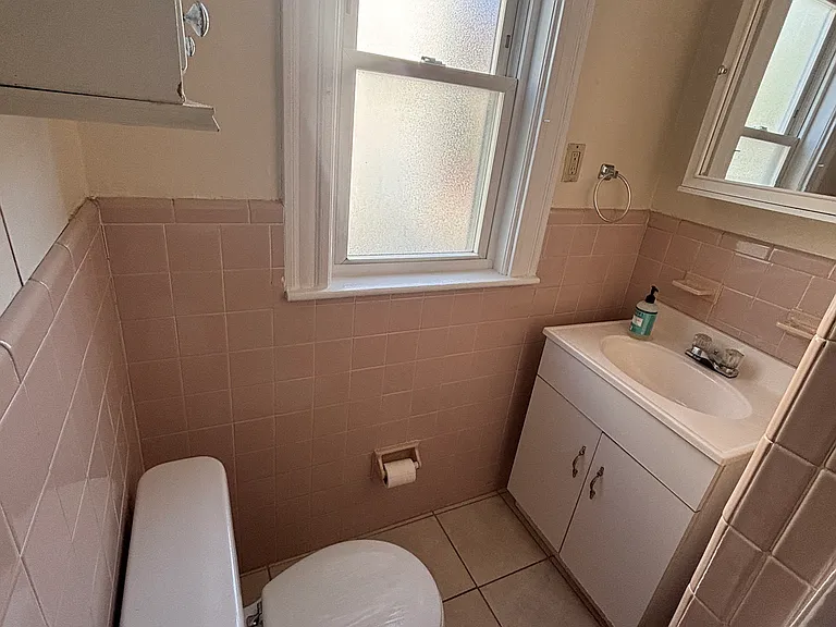 16 Hale Ave #1 — Photo 9