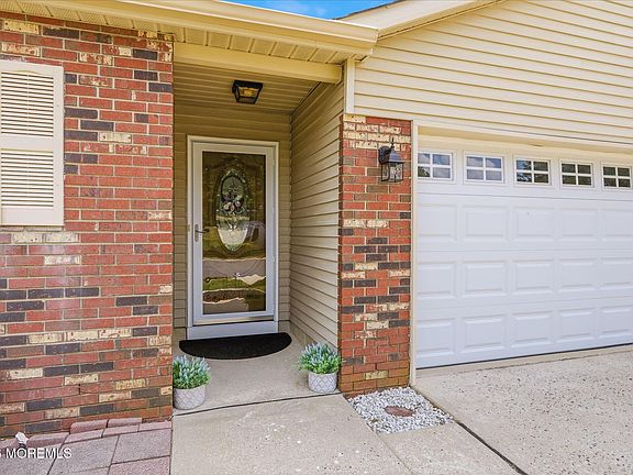 5th image of 2187 Agincourt Road