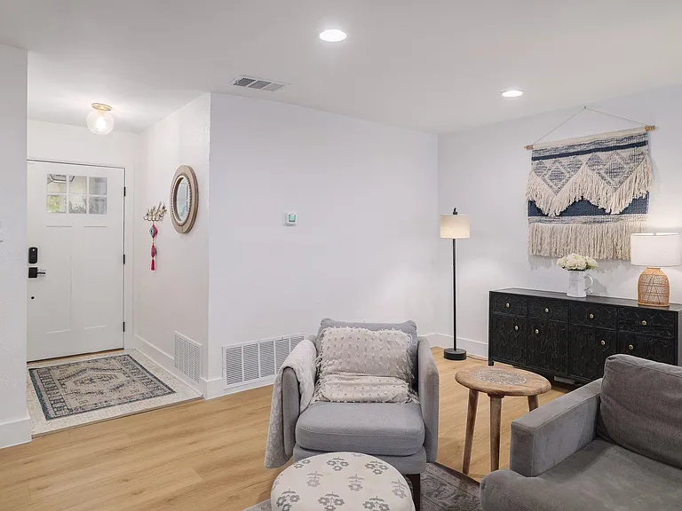 6701 Lancret Hill Dr — Photo 7