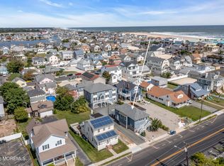 27 Arnold Ave, Point Pleasant Beach, NJ 08742