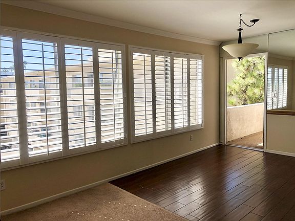 4th image of 5412 Lindley Ave Unit 313