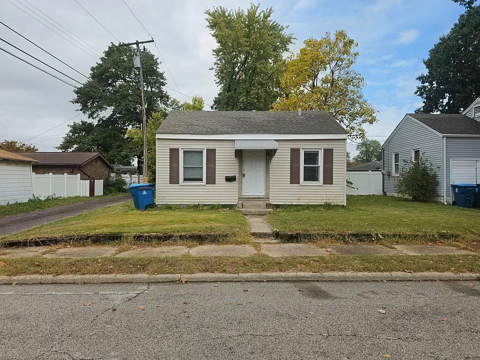 129 Eaton Ave