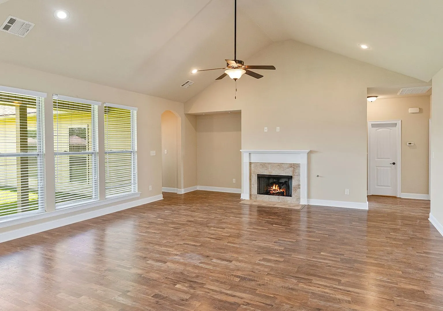 4 Bedroom House in Ascension Parish School District — Photo 4