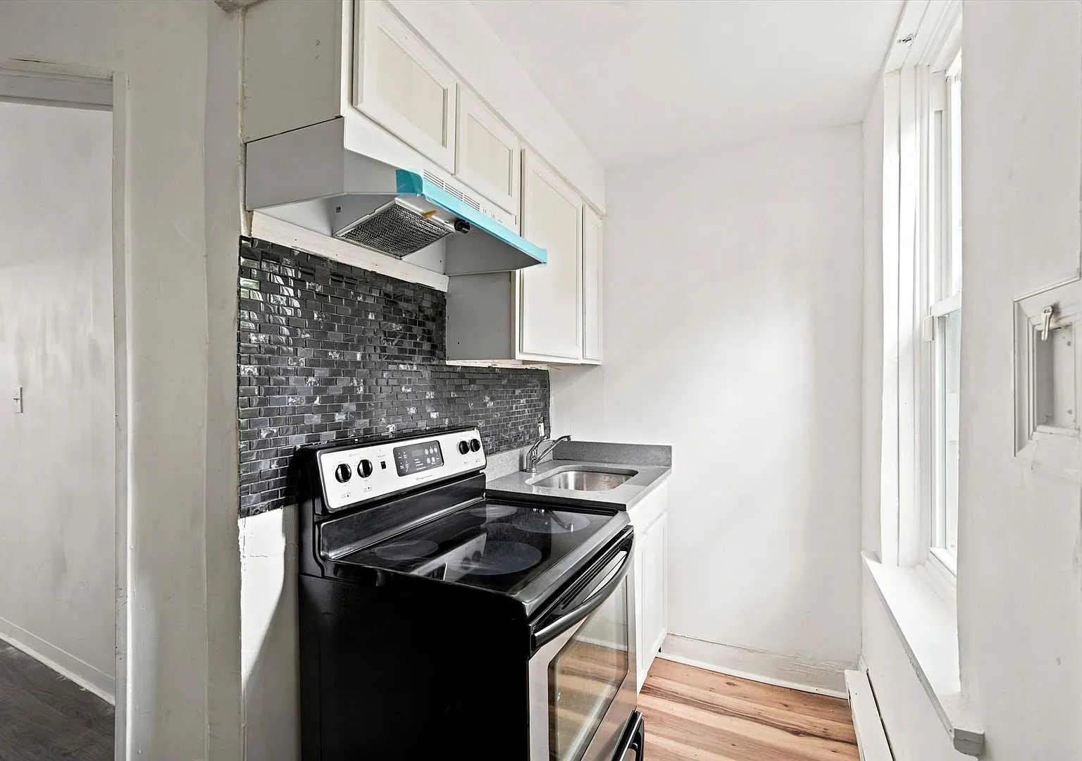 Newly Renovated 3 Bedroom House in West Philadelphia! — Photo 3