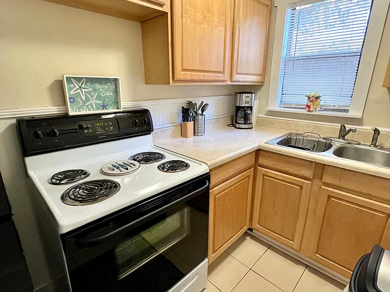 1602 Orlando Cir S #1 — Photo 7