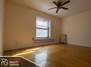 2892 N Clark St #1RA, Chicago, IL 60657