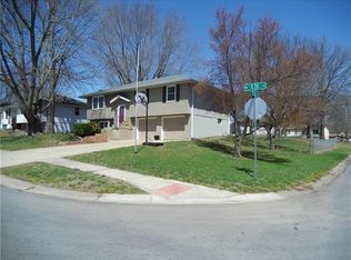 1910 SW 5th St, Lees Summit, MO 64081