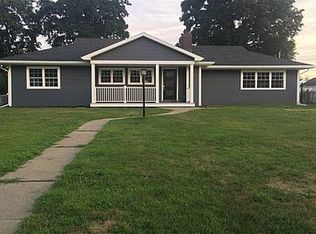 2 Lexington Rd, Cohoes, NY 12047