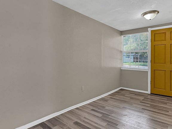 4th image of 919 Tuskawilla St