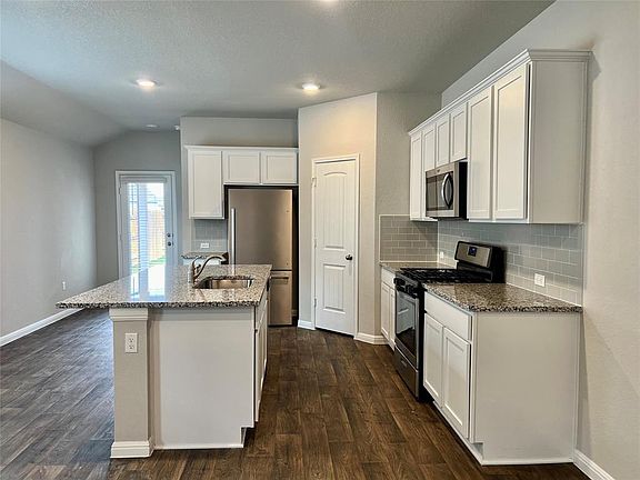 4th image of 602 Roaring Fork Ln