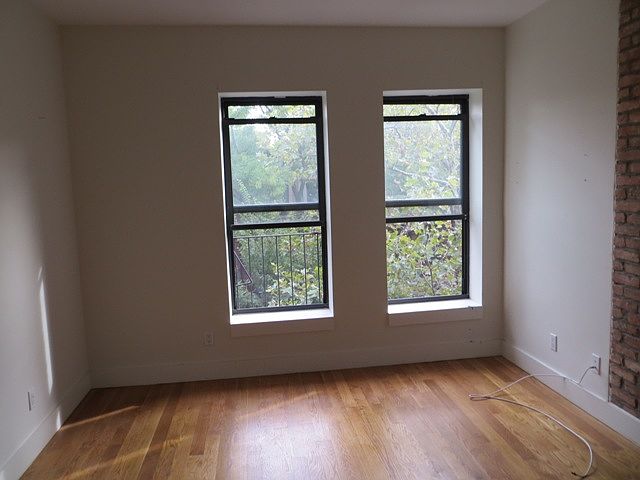 1st image of 263 Clifton Pl APT 3