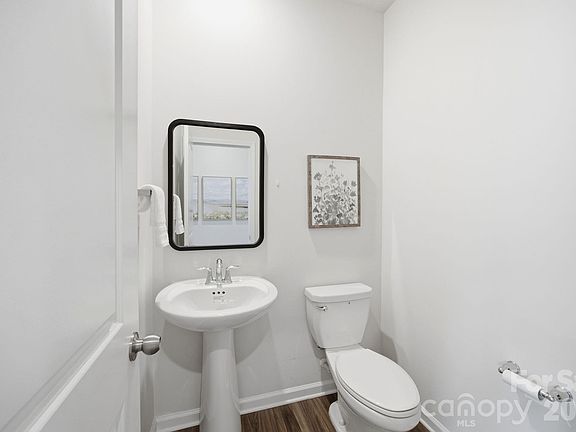 5th image of 234 Hamptons Cove Rd