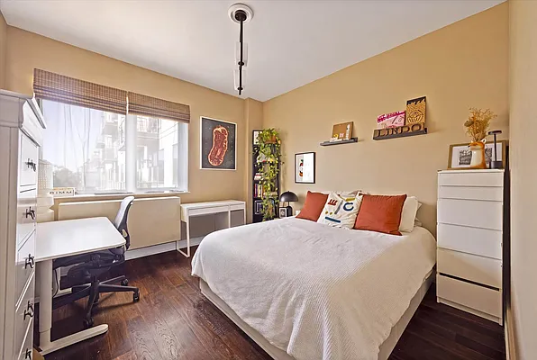 Bedroom, photo 1