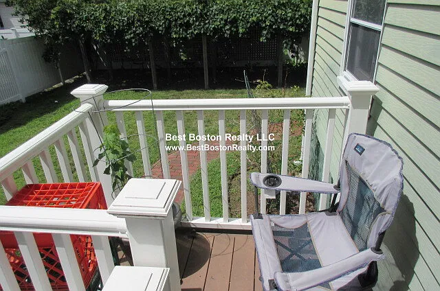 13 Pleasant St #1R — Photo 6