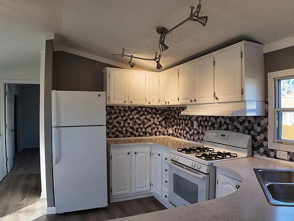 5th image of 124 Dogwood Ct