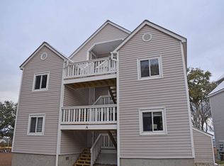 89 Country Club Dr, Arapahoe, NC 28510