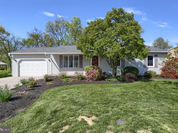 5573 Banbridge Dr, Harrisburg, PA 17112