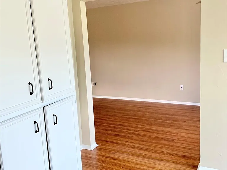 801 E Stadium Ct — Photo 8