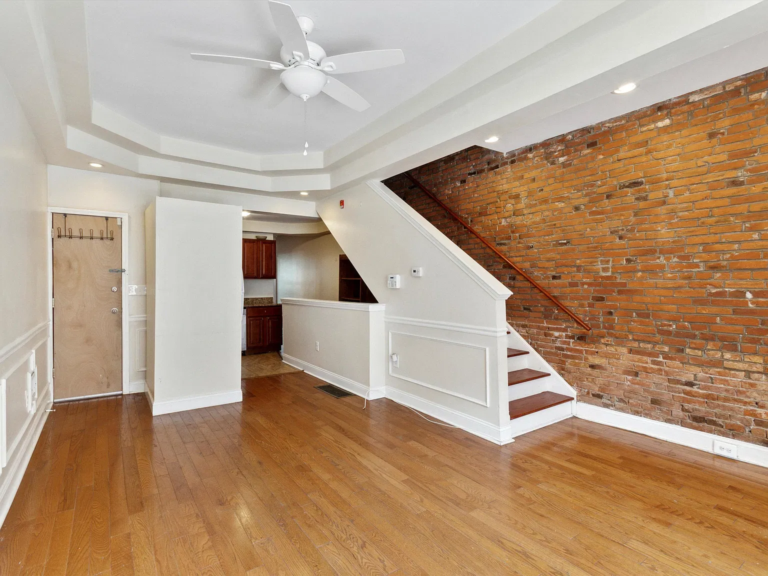 6 bed, 2.5 bath, 1619 sqft, $2,900 — Photo 1