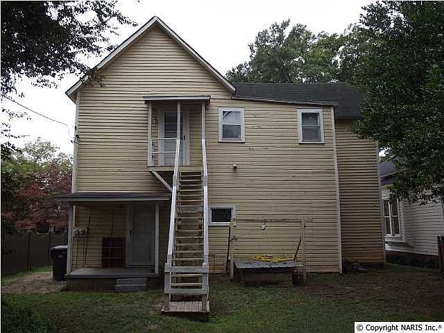 2nd image of 510 Walnut St NE
