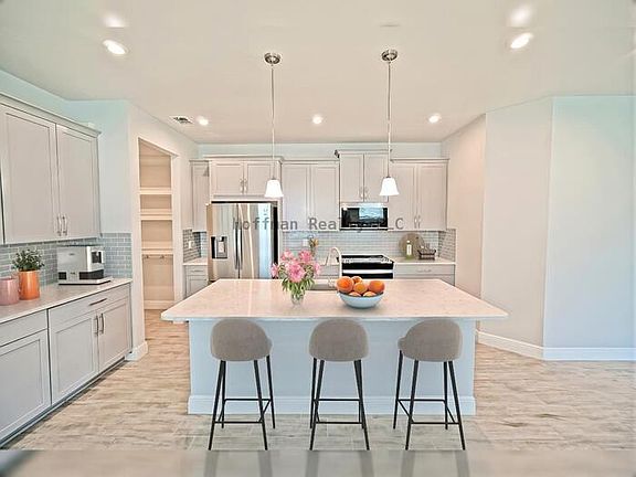 5th image of 6016 Grand Sonata Ave