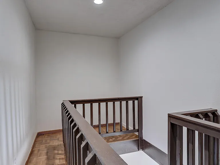 3801 Cresswell Ave — Photo 32