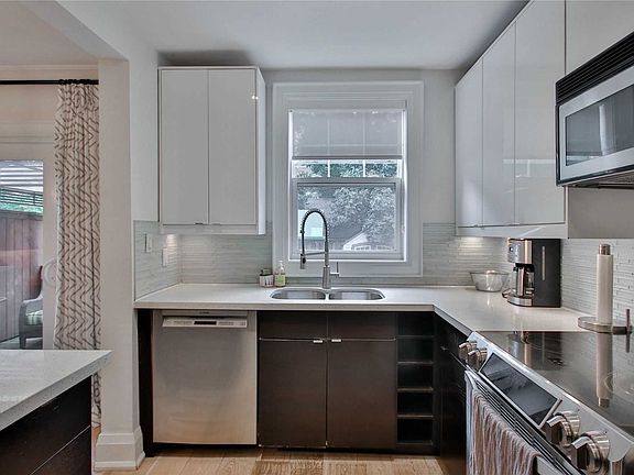 5th image of 74 Willow Ave