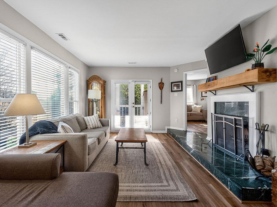 1st image of 1000 Brighthurst Dr Unit 205