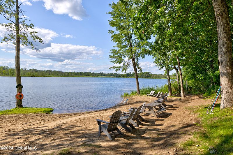 3rd image of 1 Waterview Drive